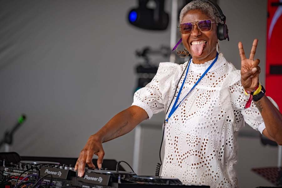 DJ Paulette