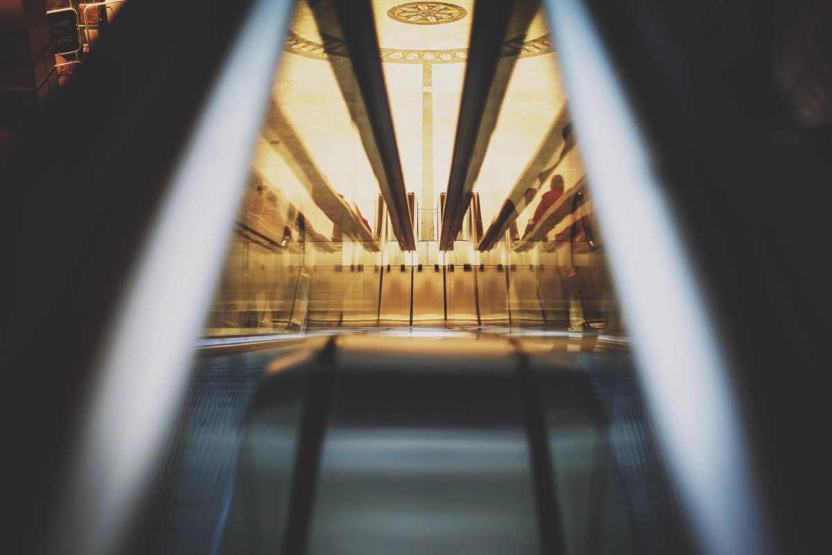 Escalator, Warm Tunnel