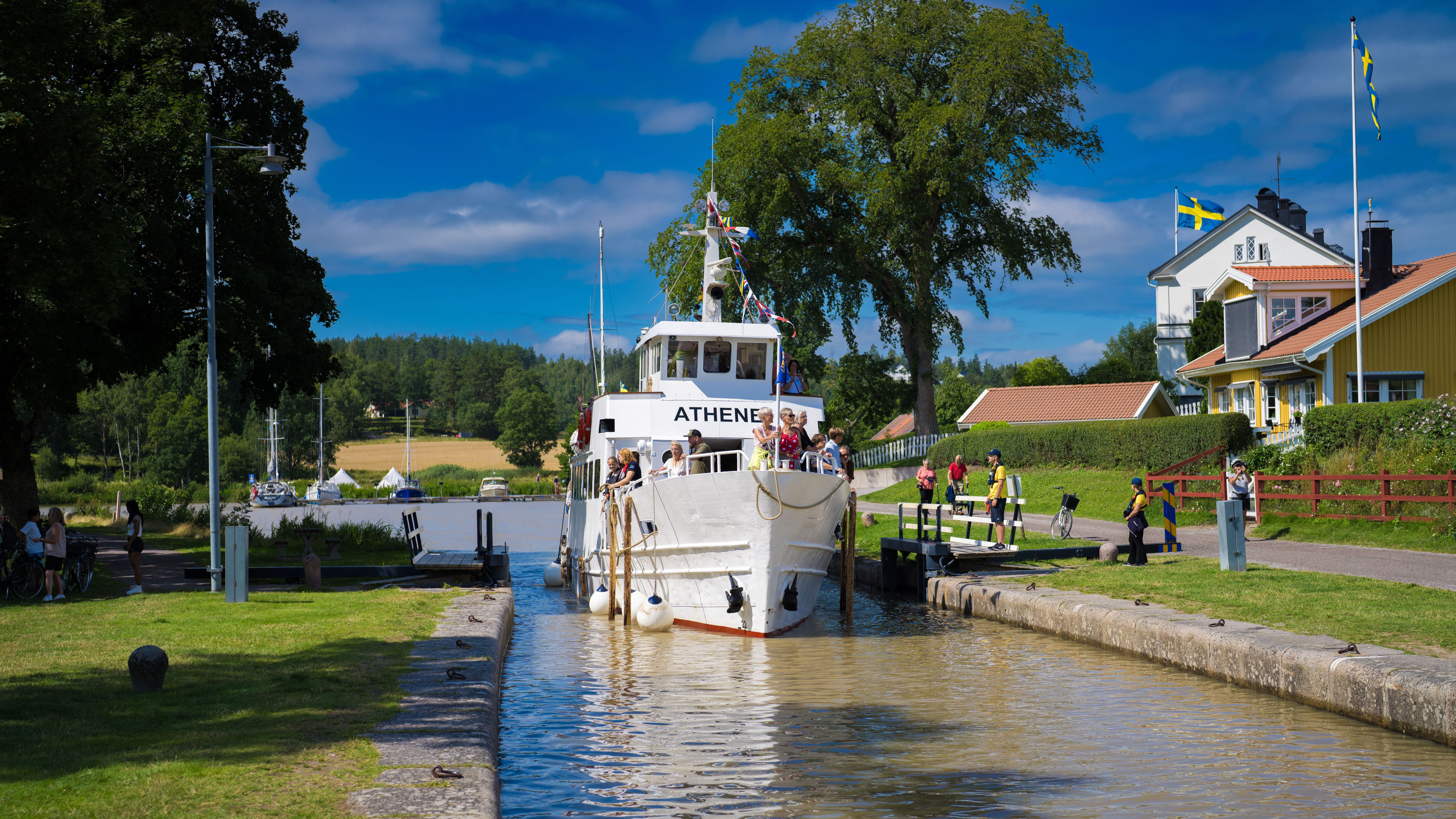 Kanalturen till Stegeborg - Båttur på Göta kanal
