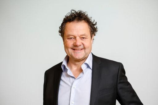 Solel, laddboxar och AI-styrda batterier