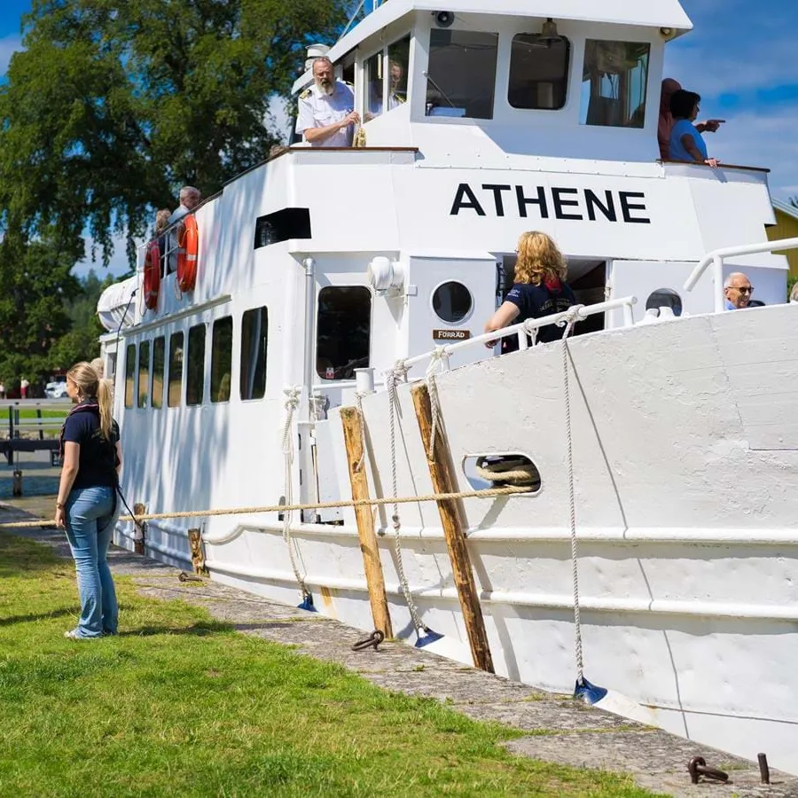 Lilla slussturen - Båttur på Göta kanal