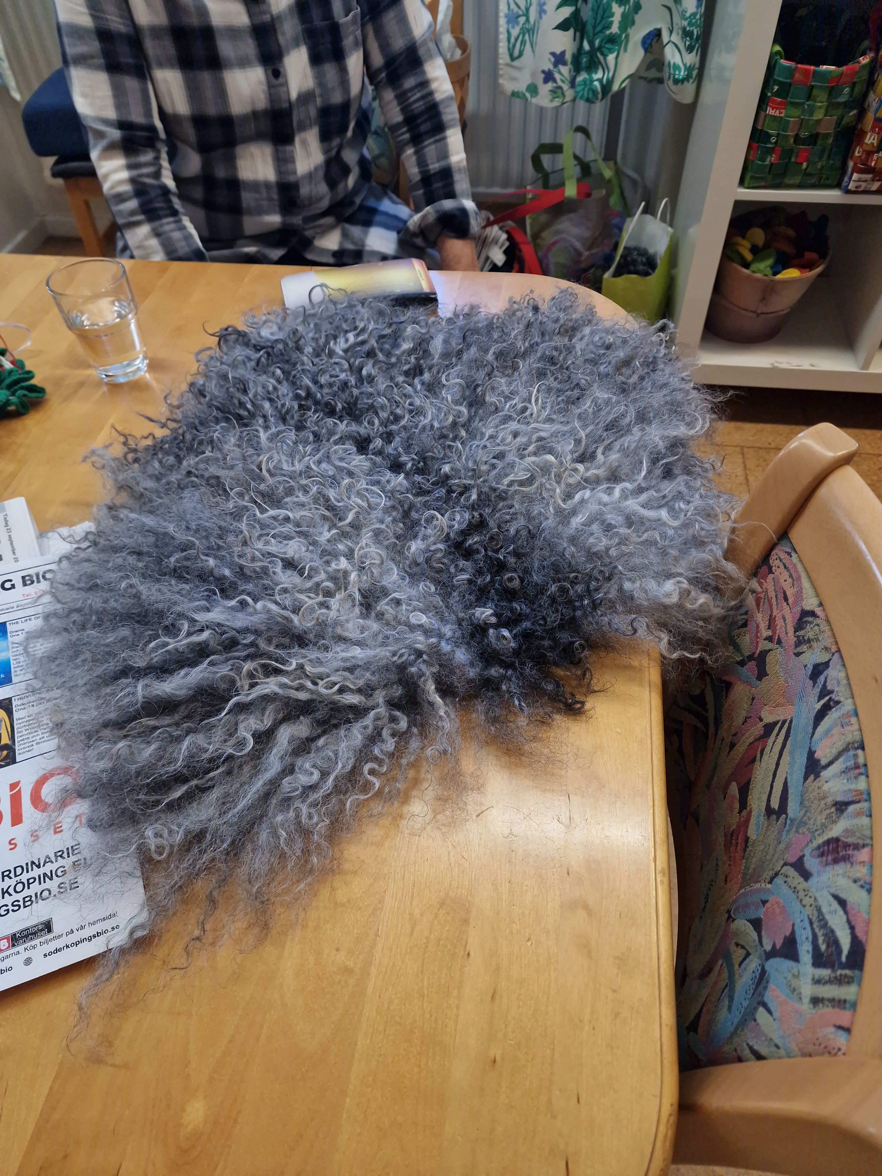 Workshop: Sy hönor i fårskinn – för hand! 