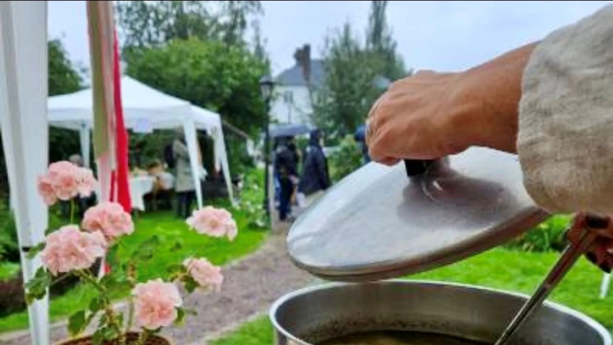 Örtagården i Medeltida skrud