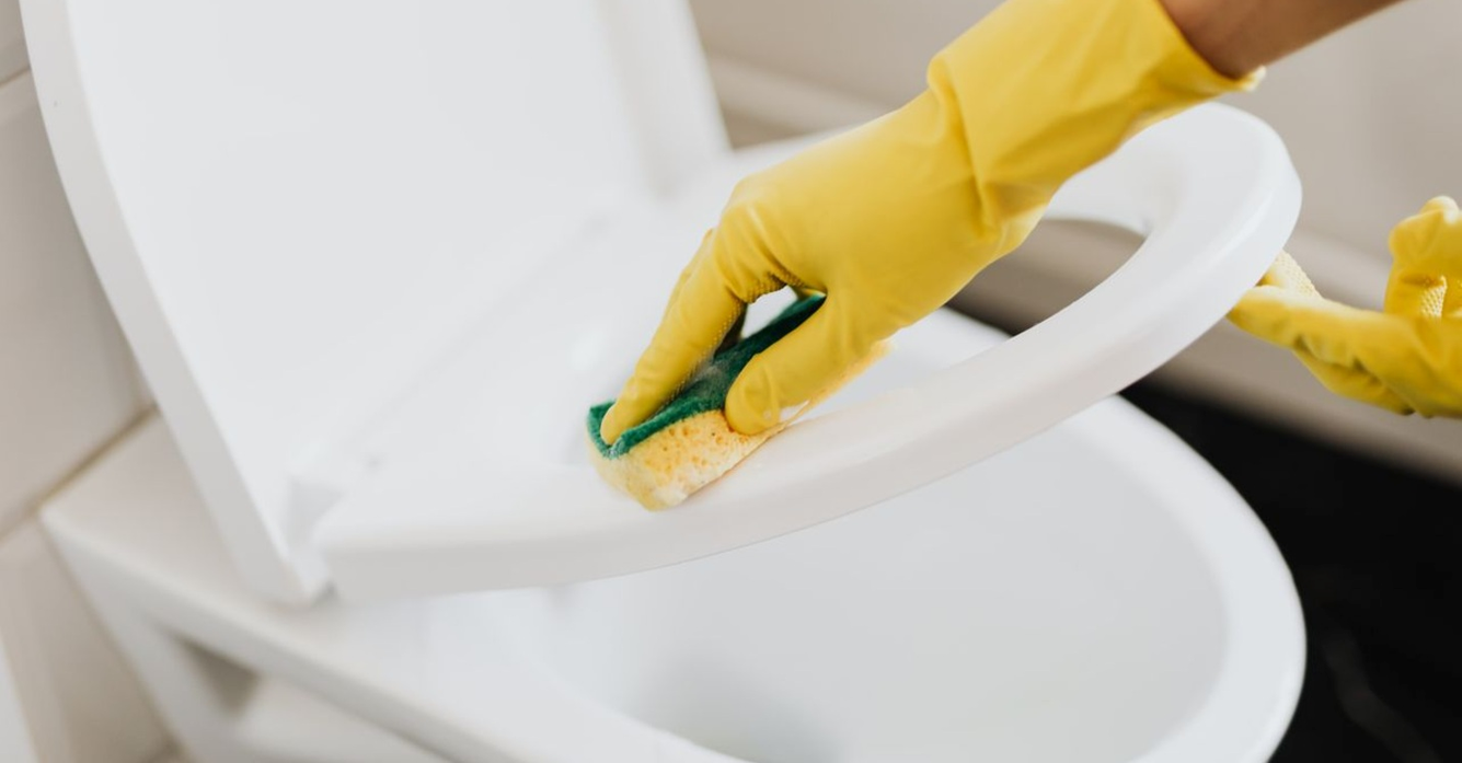 toilet schoonmaken