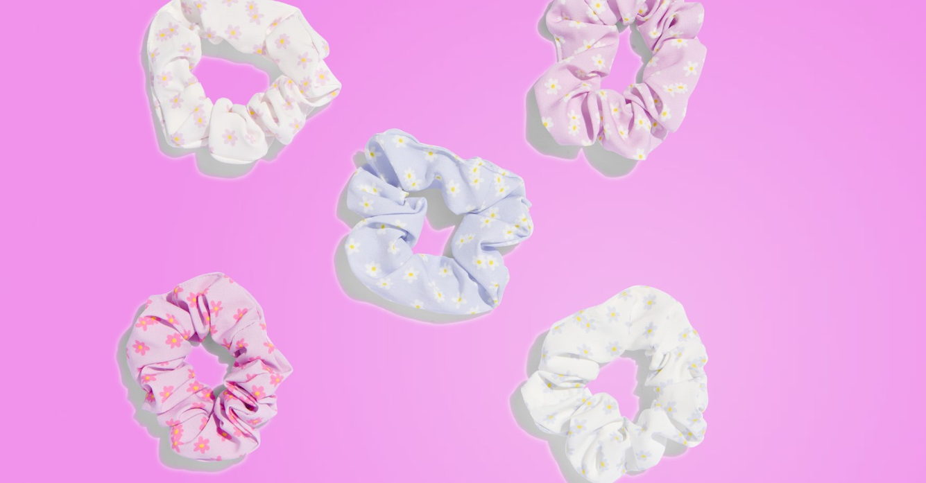 Foto van Verschillende kleuren scrunchies