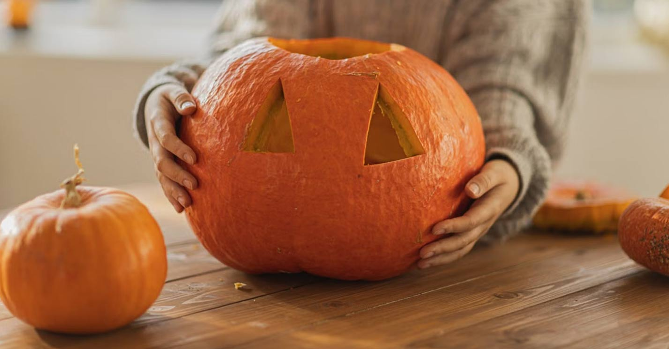 pompoen uithollen voor Halloween: griezelig simpel! 