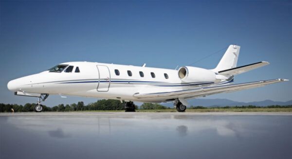 Mid-Size Jet photo 4