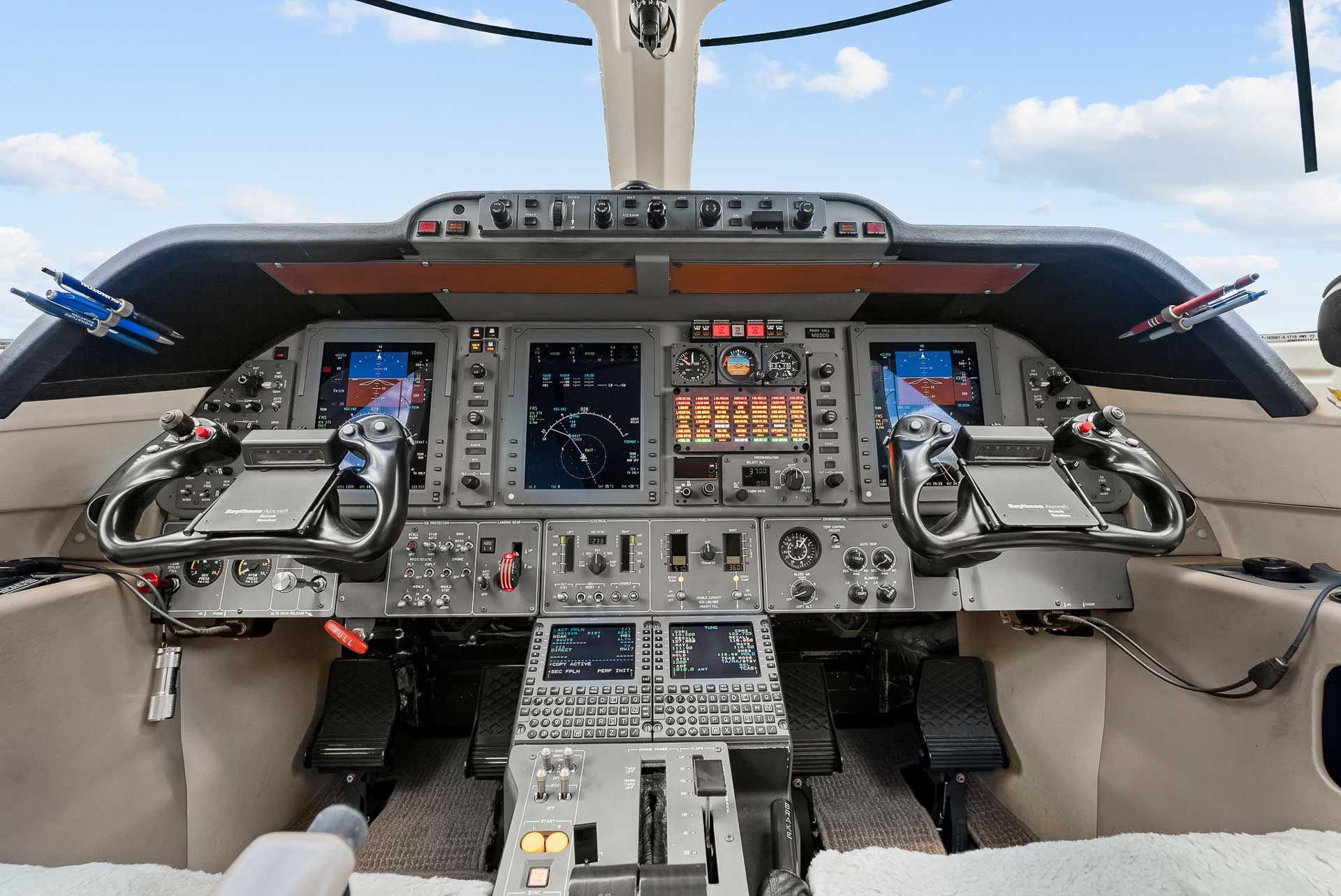 2004 Beechcraft Premier I photo 5