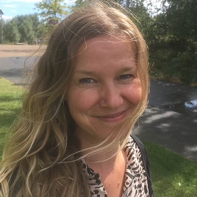 Dr Victoria Browne