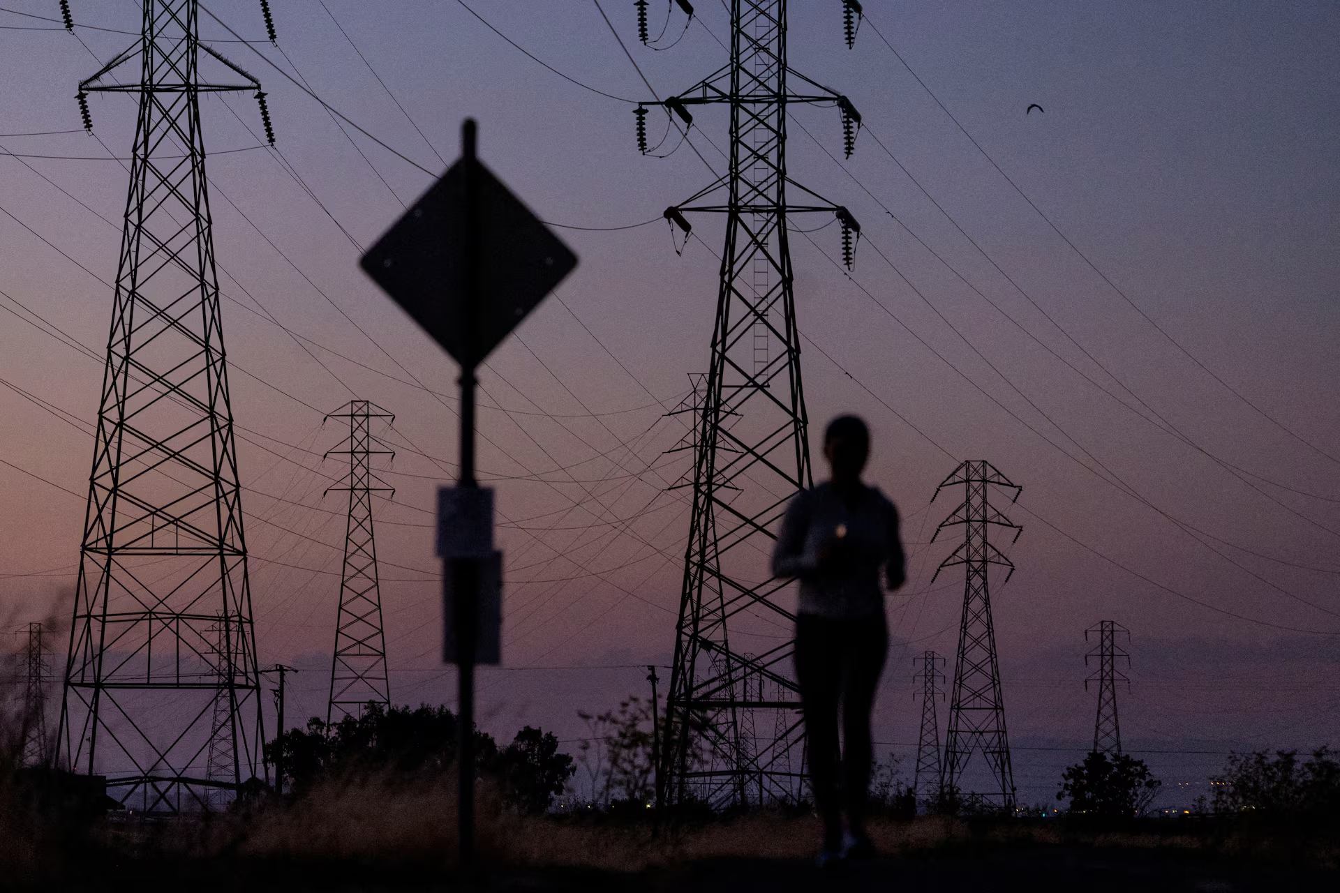 PJM Plans Power Cuts for Large Data Centres