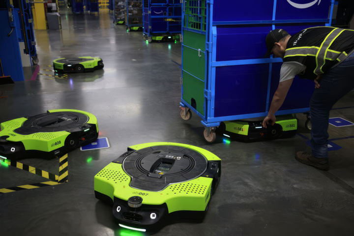 Amazon unveils language-capable Proteus warehouse robot