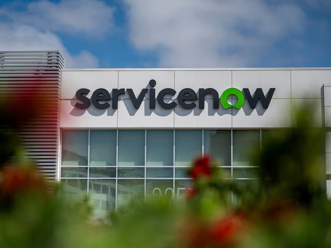 ServiceNow backs BusinessNext in banking AI push