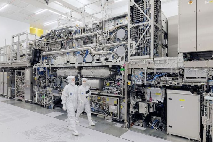 China Starts Building Its Own ASML Alternative