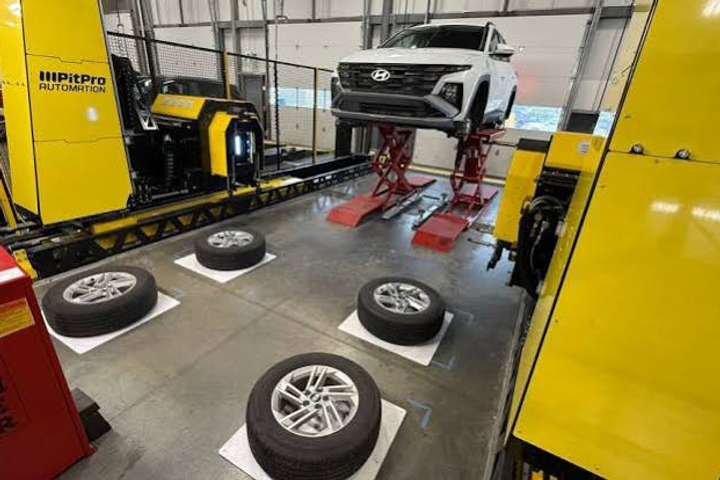 PitPro Deploys First Robotic Tire-Changing System