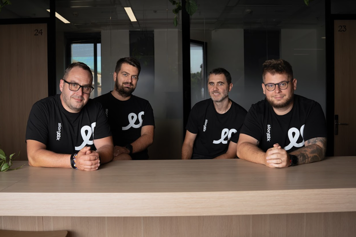 Sloneek’s $6M raise shows HR software turning into AI agents