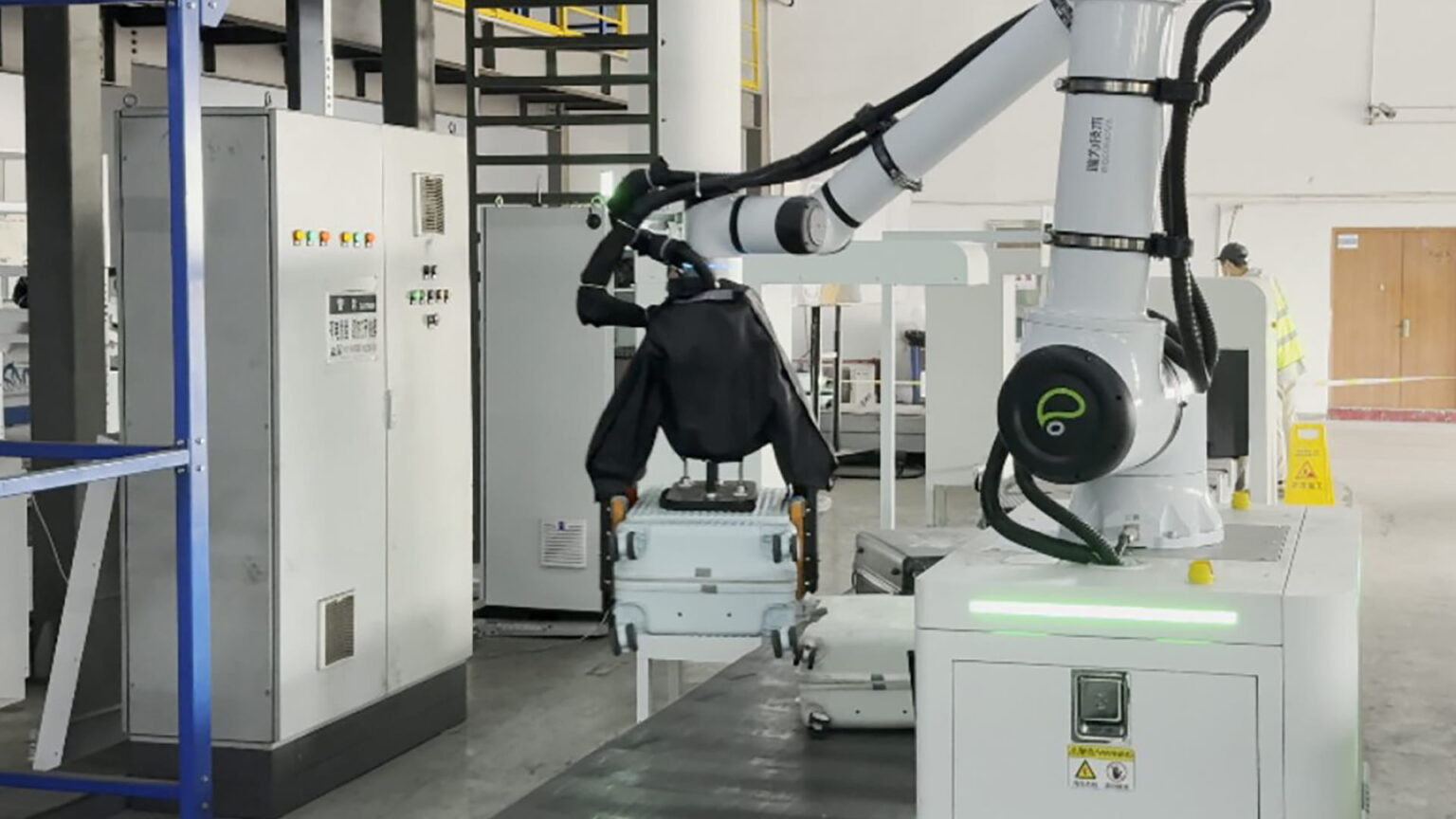 Reconova Takes Airport Robotics Global