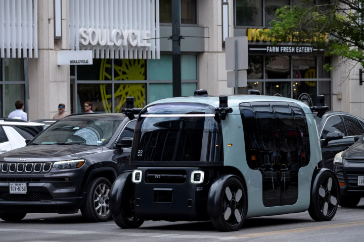 Zoox starts paid robotaxi rides in Las Vegas