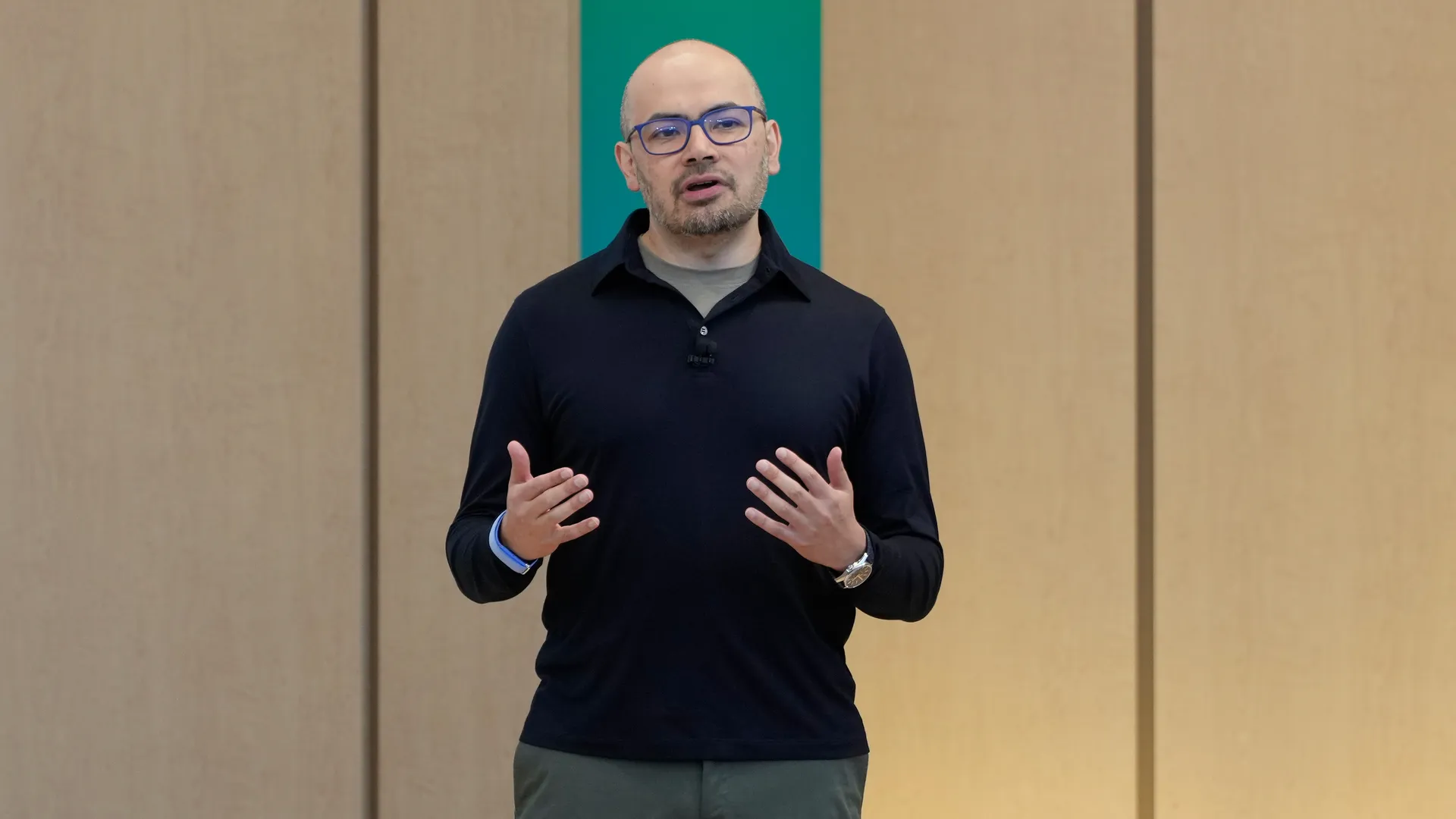 Hassabis proposes an independent gatekeeper for frontier AI