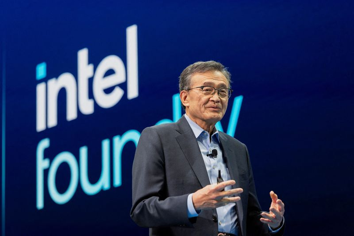 Intel Makes a Rare Bet on a Secretive Chip Startup