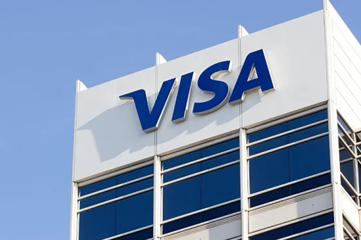 Visa Cuts 2,600 Jobs as AI Reshapes Operations