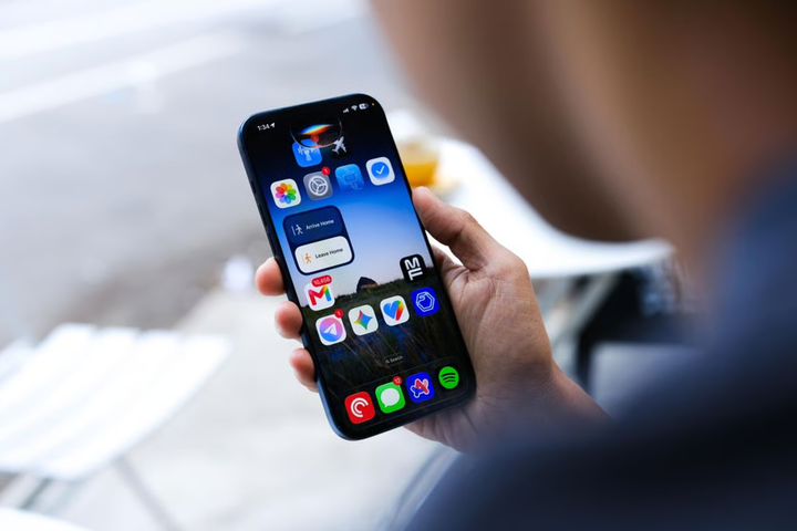 Apple puts its redesigned Siri AI in users’ hands