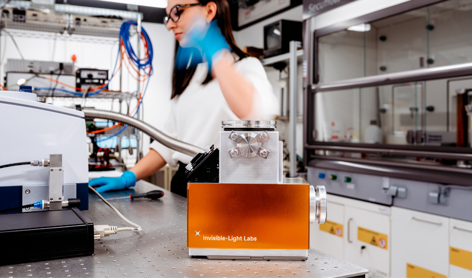 Invisible-Light Labs raises €1.5M to commercialise nanoscale analysis tech