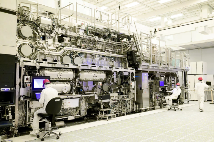 Jinjing Raises RMB300M for Chipmaking Equipment