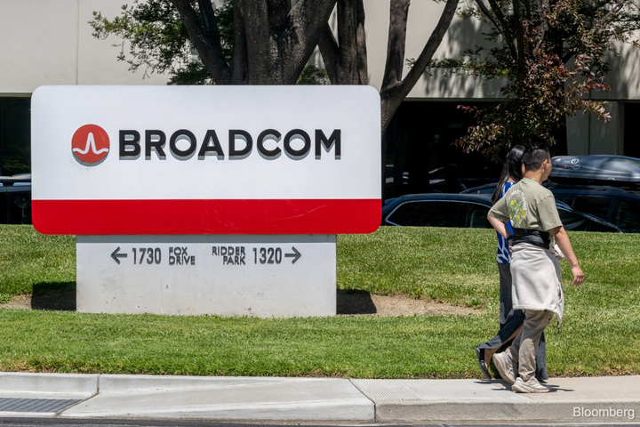 Broadcom Backs Anthropic’s AI Compute Buildout