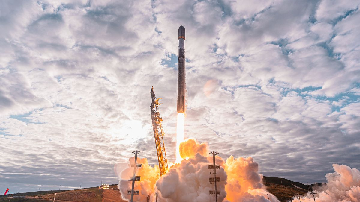 SpaceX Wins $1.6B to Launch America’s Space-Based Sensors