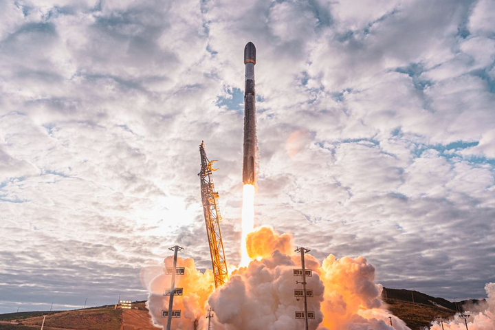 SpaceX Wins $1.6B to Launch America’s Space-Based Sensors