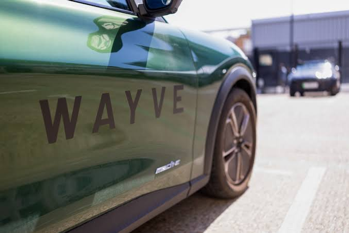 Autonomous Vehicle Startups Pick Scaling Lanes