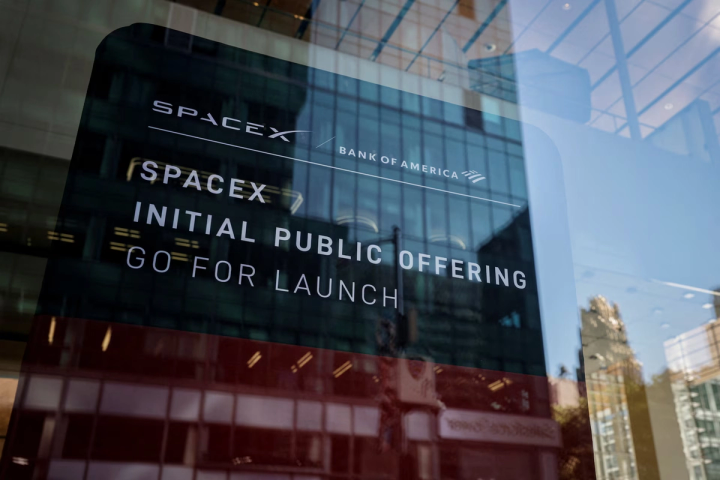 SpaceX $135 share price in record IPO moment for private space