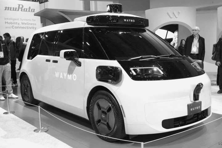 Waymo Reaches 500,000 Weekly Robotaxi Rides