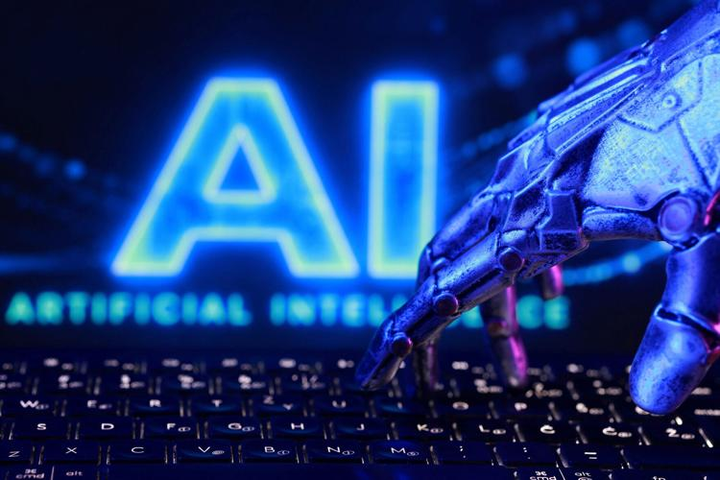 AI Financing Web Raises Concentration Risks