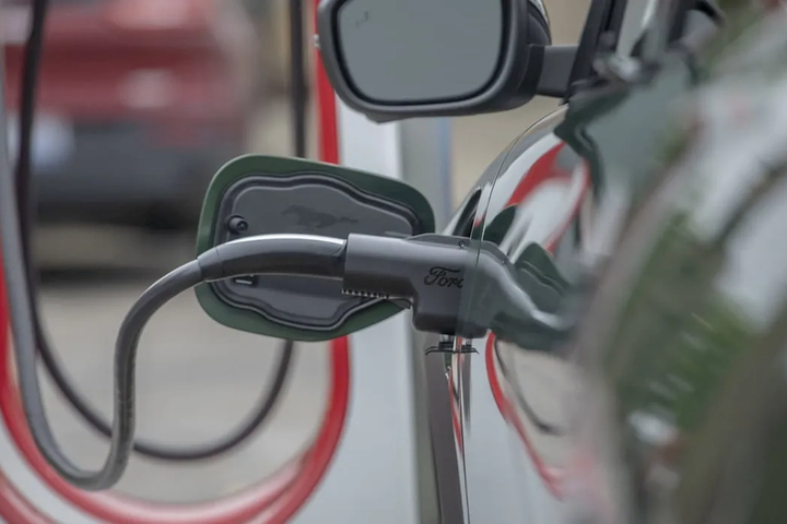 US fast-charging reliability moves into the mid-90s