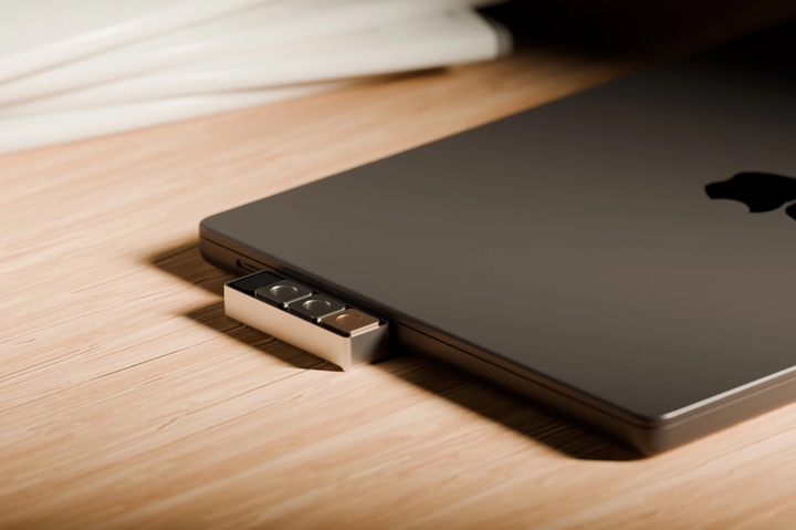 Dune turns three hardware keys into AI workflows