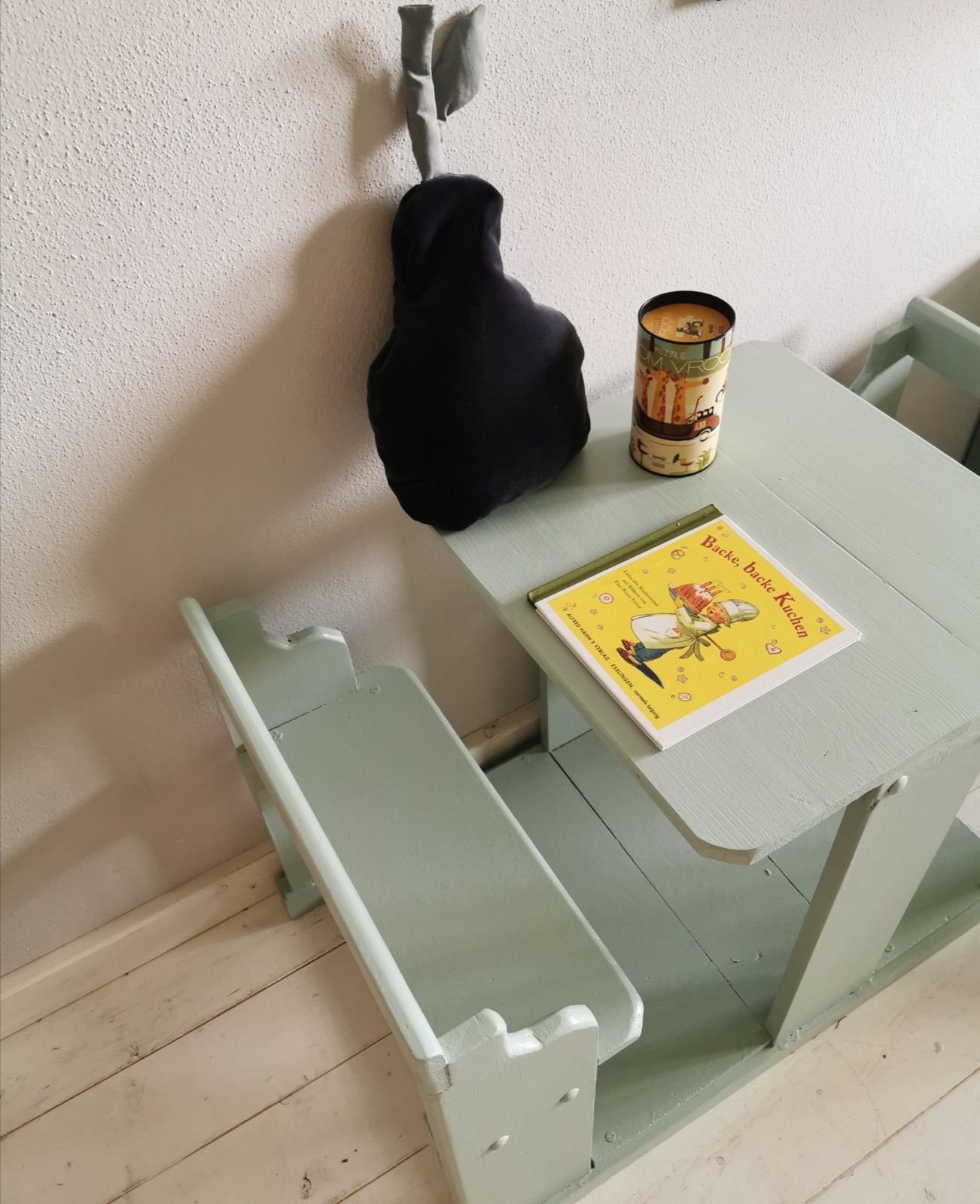 Robuste Vintage Bank mit Tisch, Ansicht 3