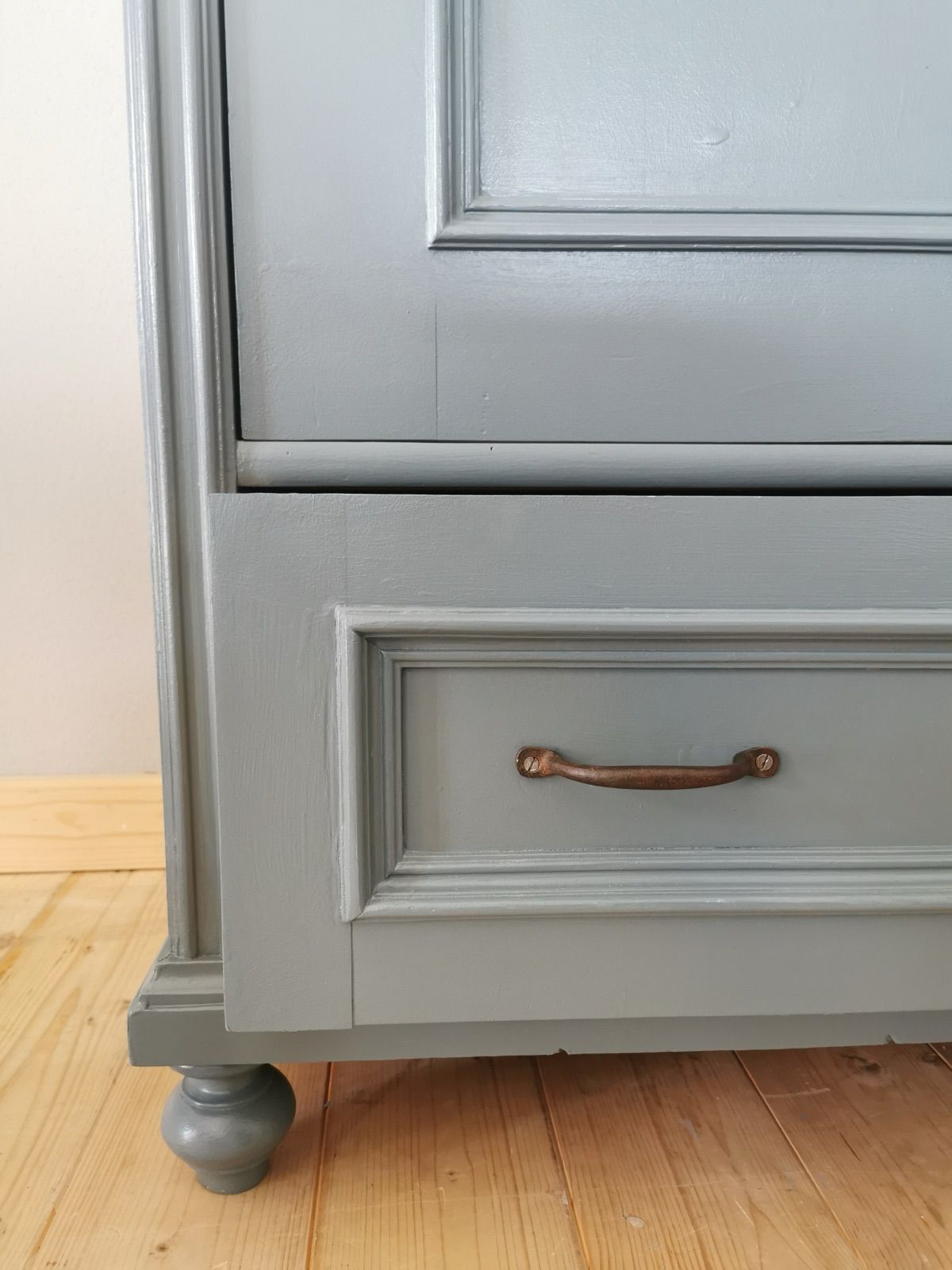 Vintage Kinderkasten Klassik mit Gewandstange, Ansicht 5