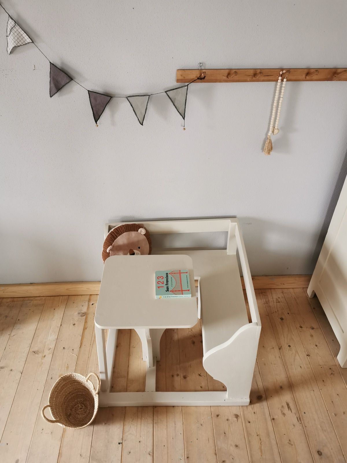 Große Kindersitzbank