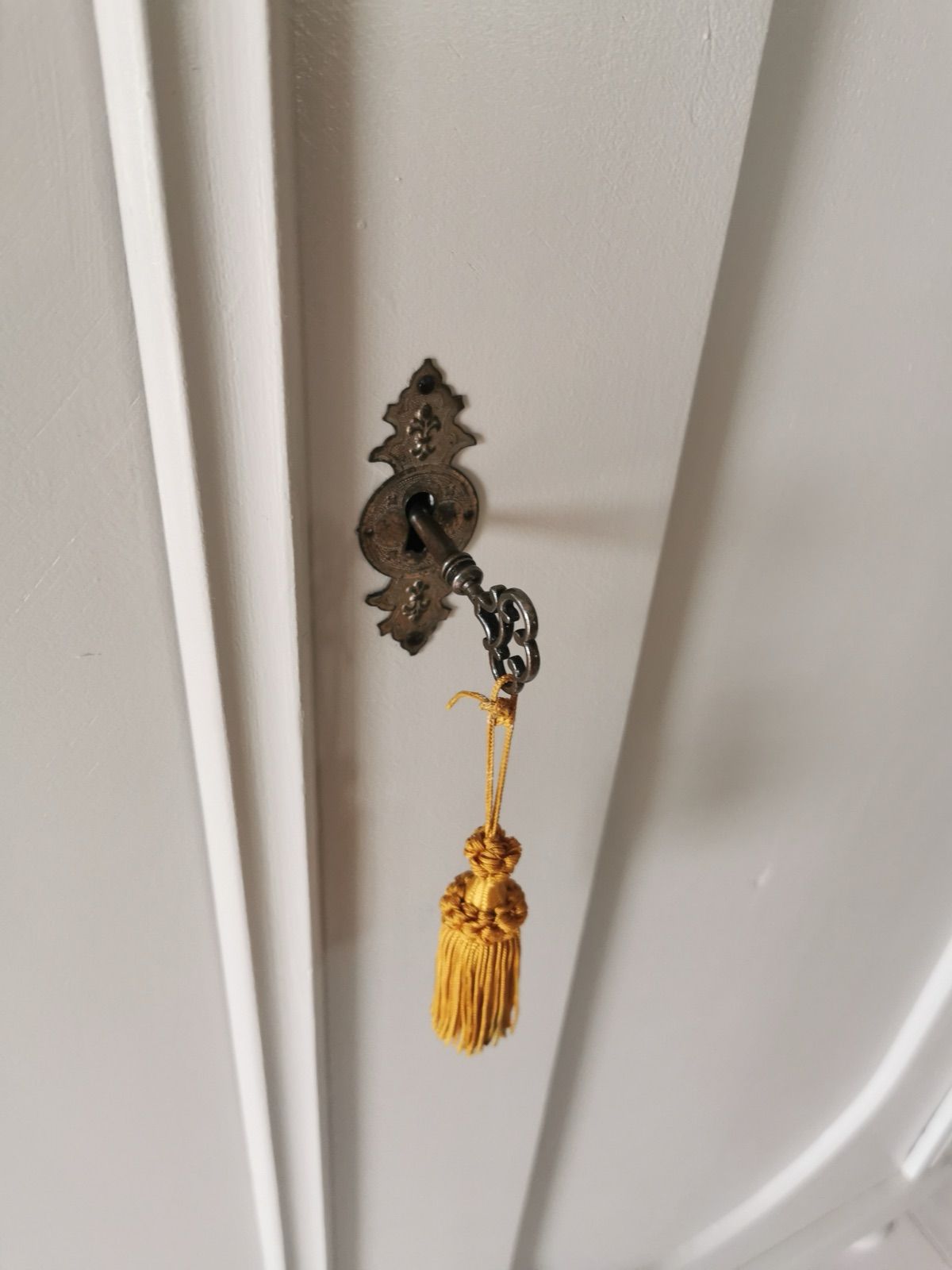 Vintage Steckkasten mit Gewandhaken, Ansicht 3