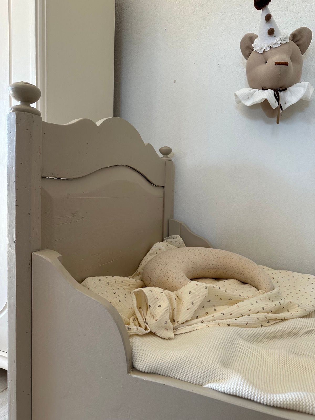 Kinderbett antik, Ansicht 3