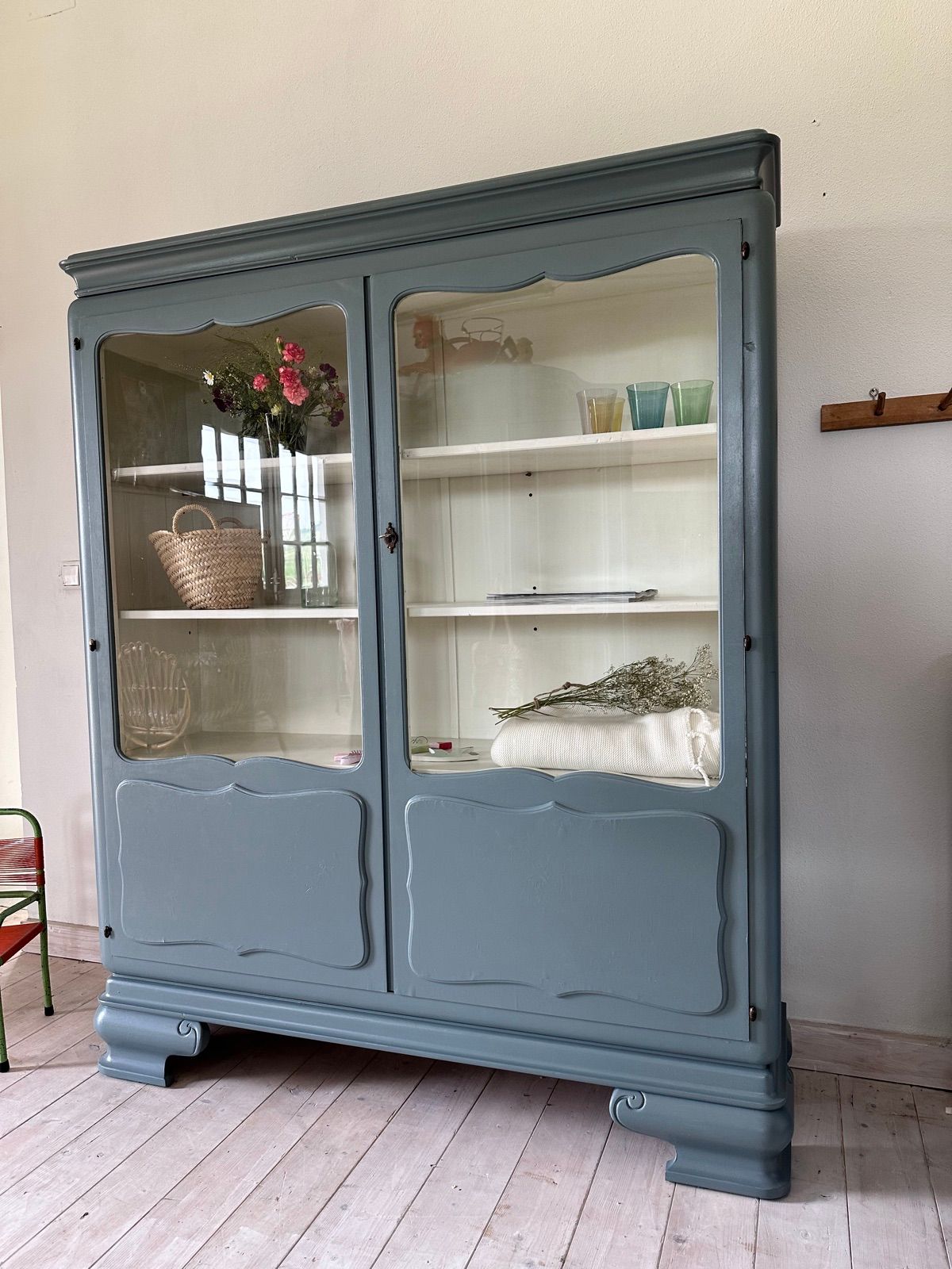 Vitrine 20er Jahre, Ansicht 3