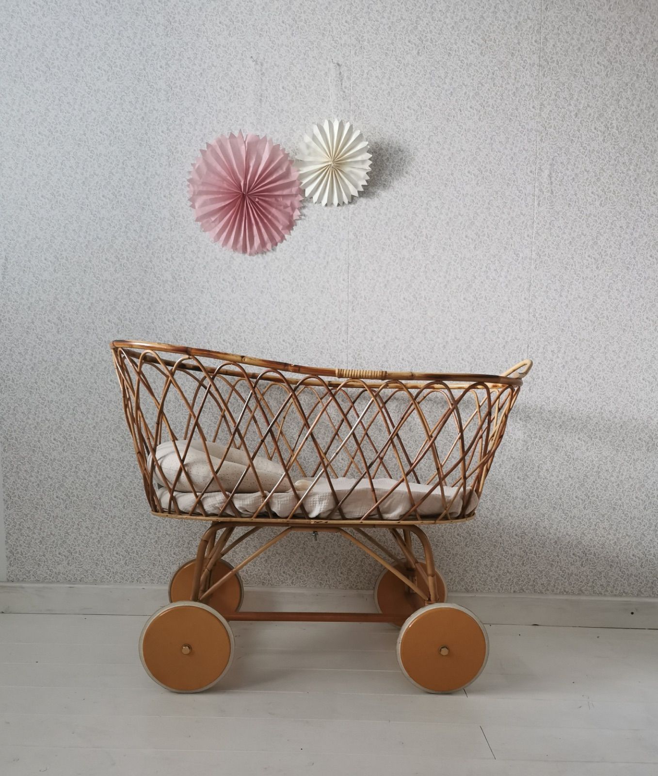 Vintage Rattan Stubenwagen, Ansicht 8