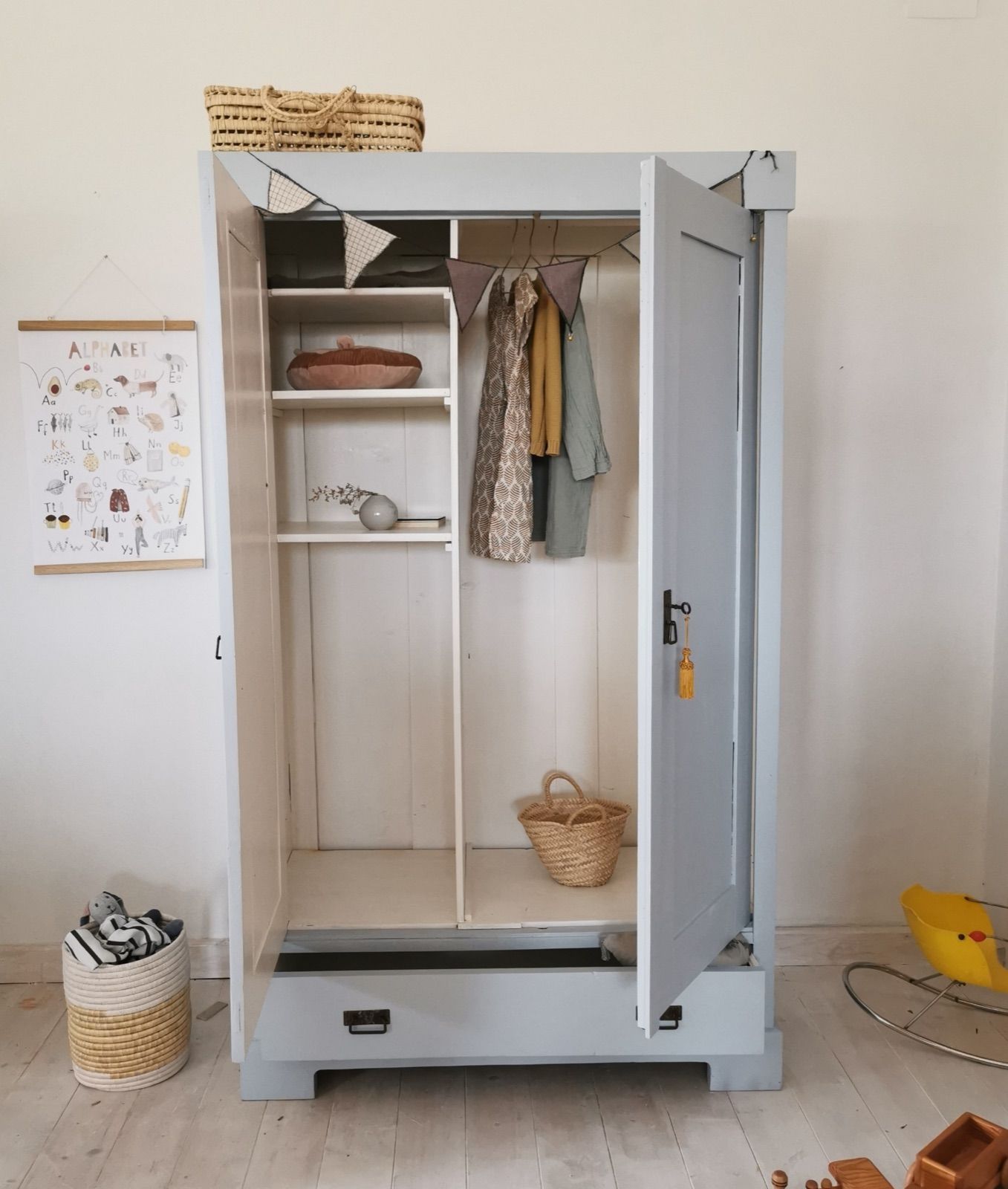 Vintage Kasten, 52 cm breit, Ansicht 2
