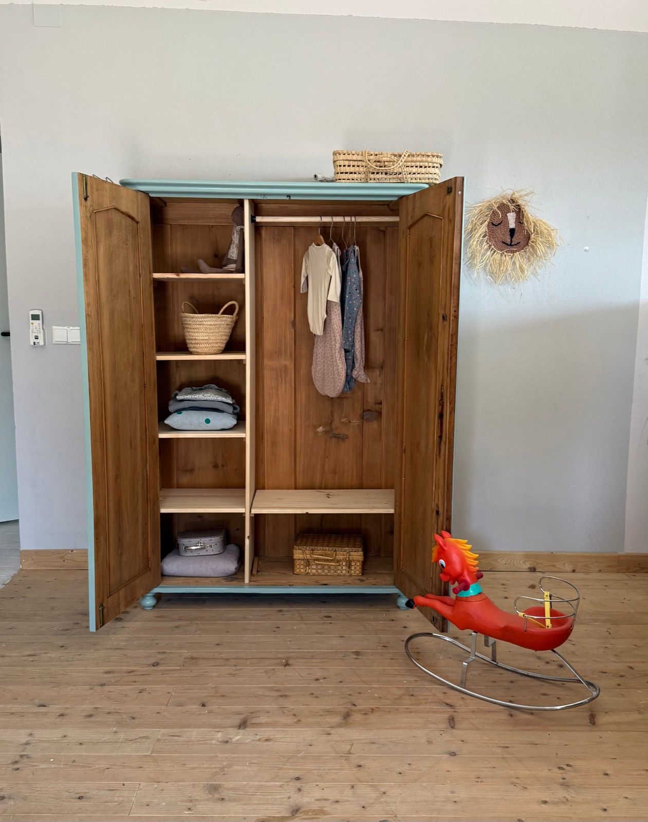 Vintage Kasten Vollholz, Ansicht 3