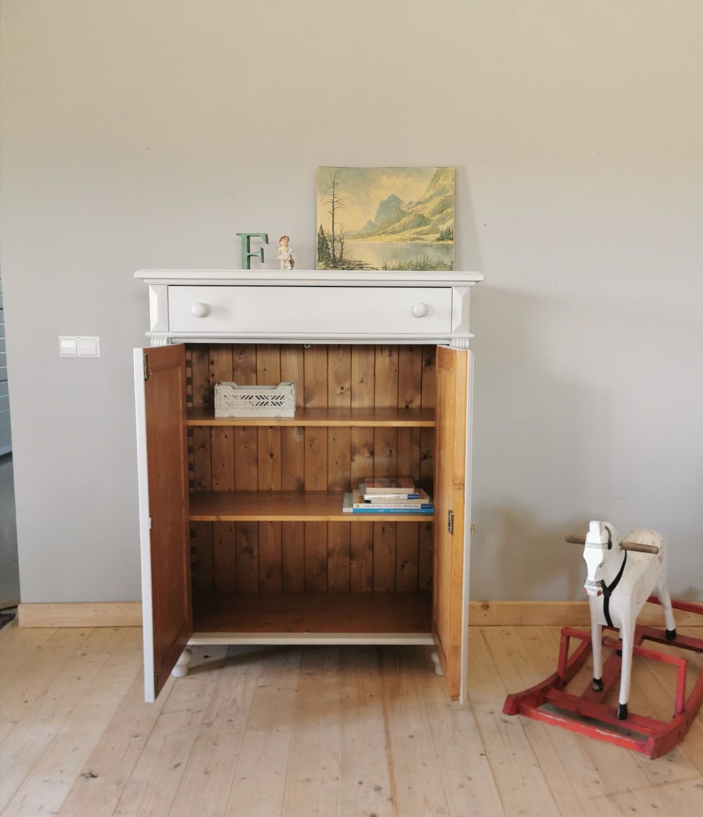 Hoher Vintage Kasten, Ansicht 5