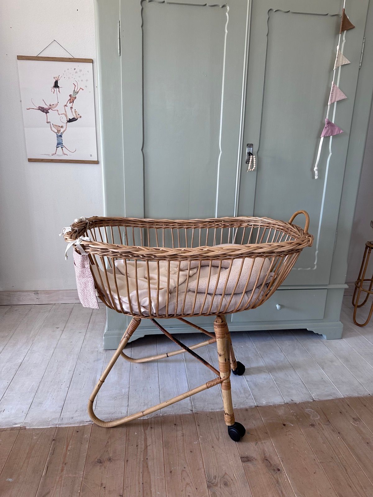 Rattan Stubenwagen, 70 cm breit