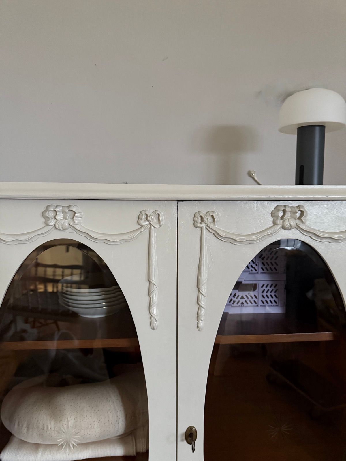Antike Vitrine mit Vitrine, Ansicht 5