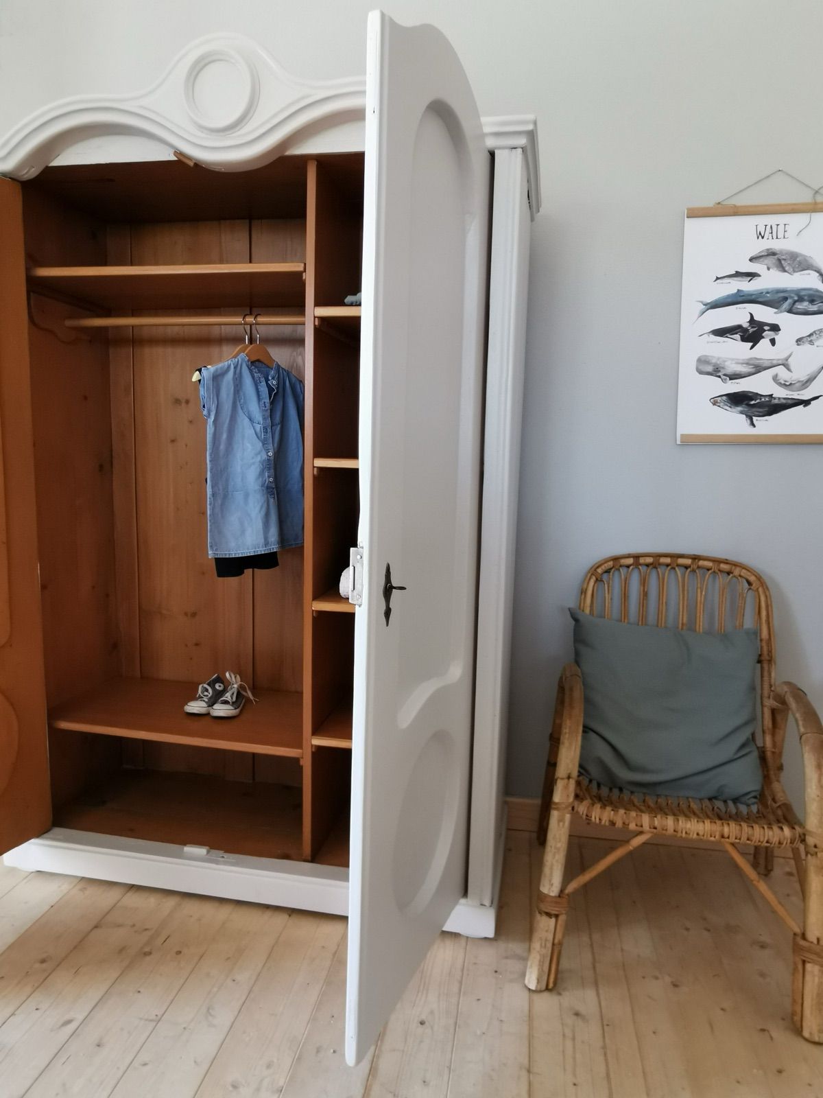 Vintage Kinderkasten weiß grau, Ansicht 5