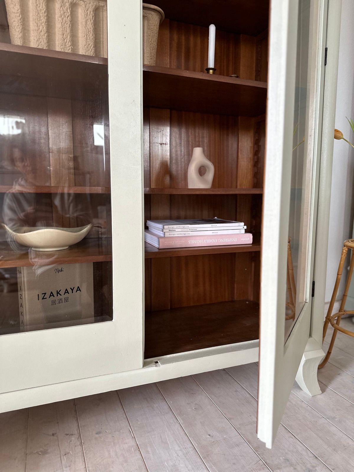 Vitrine grau, Ansicht 3